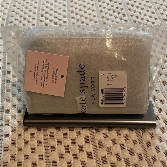 NWT Kate Spade Shimmy Glitter Small Cosmetic Case (Lunar Light Silver) - Picture 3 of 13